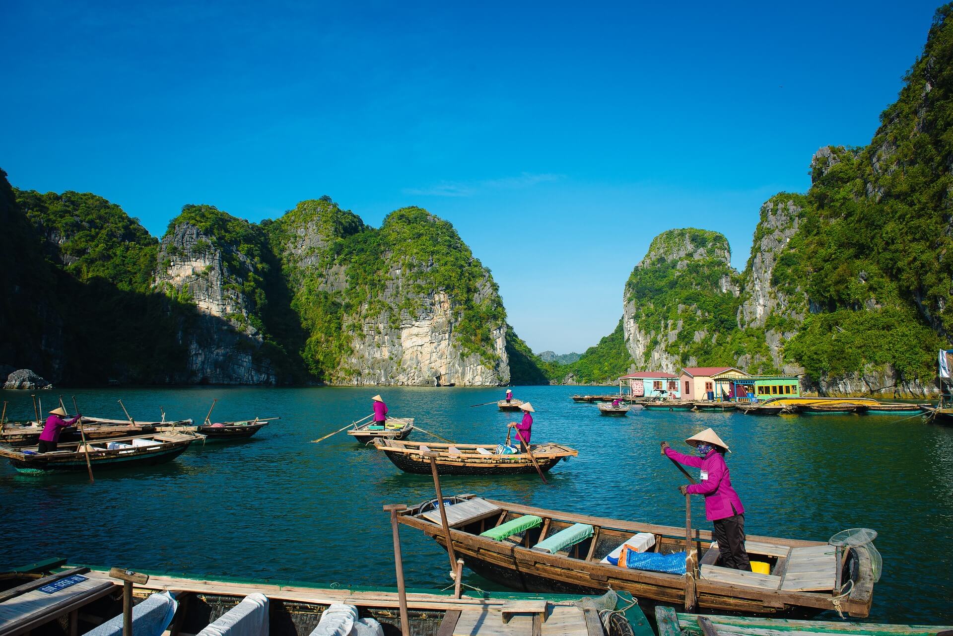 Vietnam - Halong Bay mit Booten