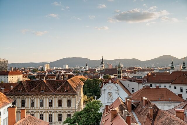 Dächerblick auf das österreichische Graz